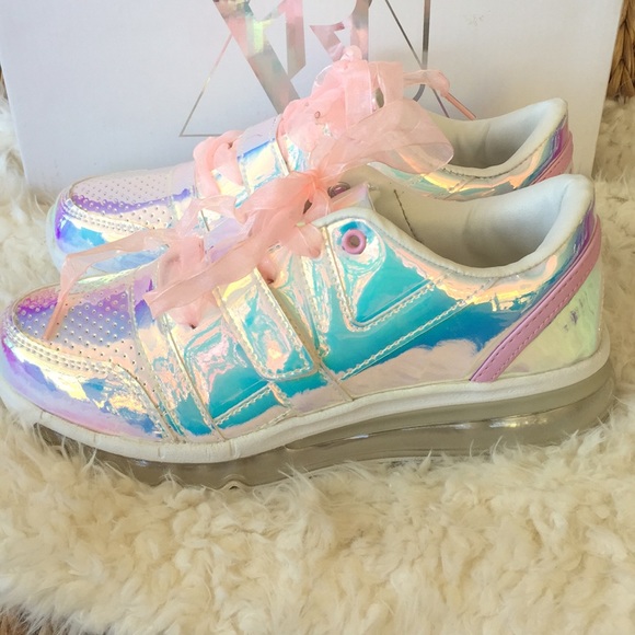 💕Samples💕YRU Holographic Aiire Sneakers - Picture 4 of 8